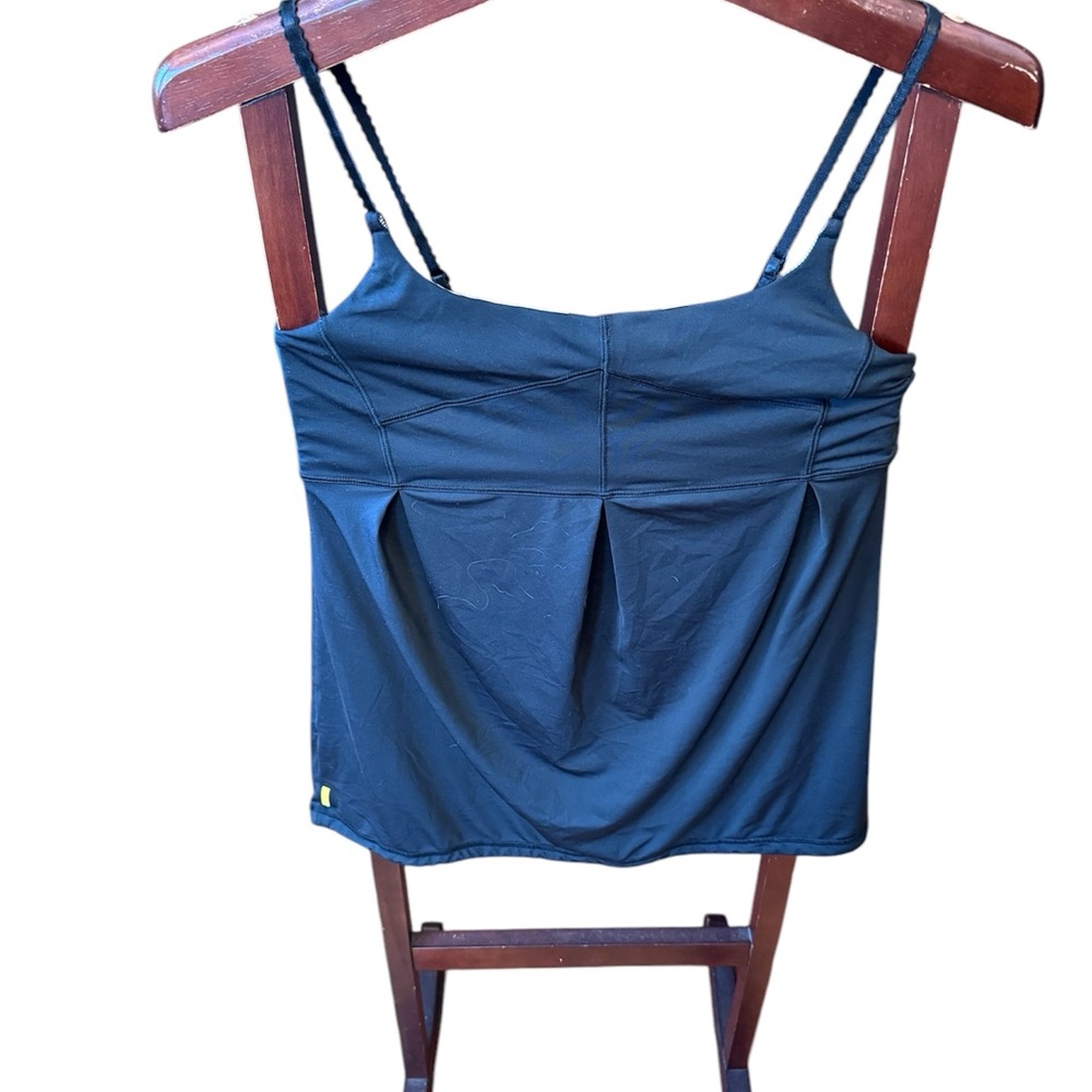 Simple padded top from Lole ,great for gym size L